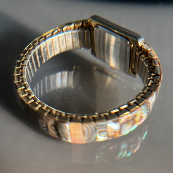 Esta Rosa Vintage Quartz  Mother of Pearl Watch and Band - Picture 13 of 14